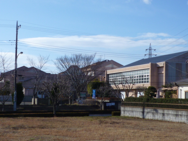 Primary school. 486m to Ryugasaki City Ritcho Mountain Elementary School (elementary school)