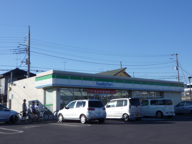Convenience store. FamilyMart Ryugasaki Nareuma store up (convenience store) 130m