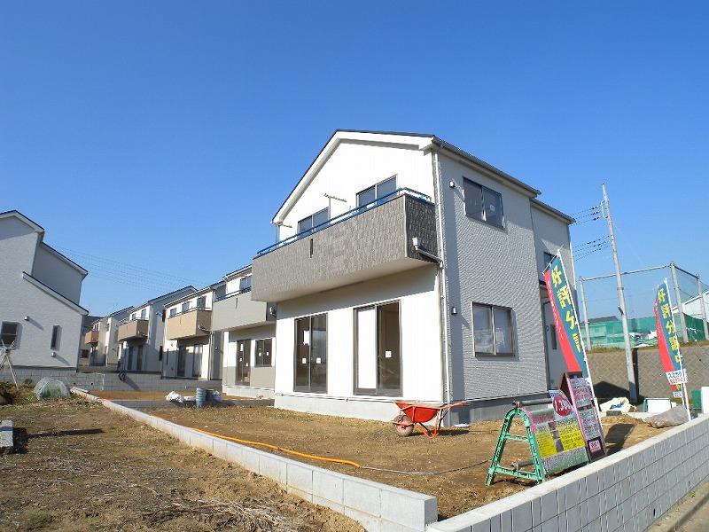 Local appearance photo. Local (12 May 2013) Shooting