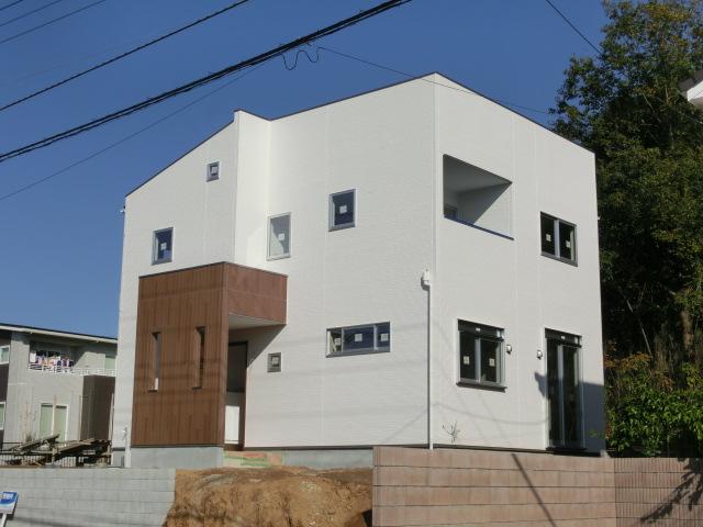 Local appearance photo. Local (11 May 2013) Shooting