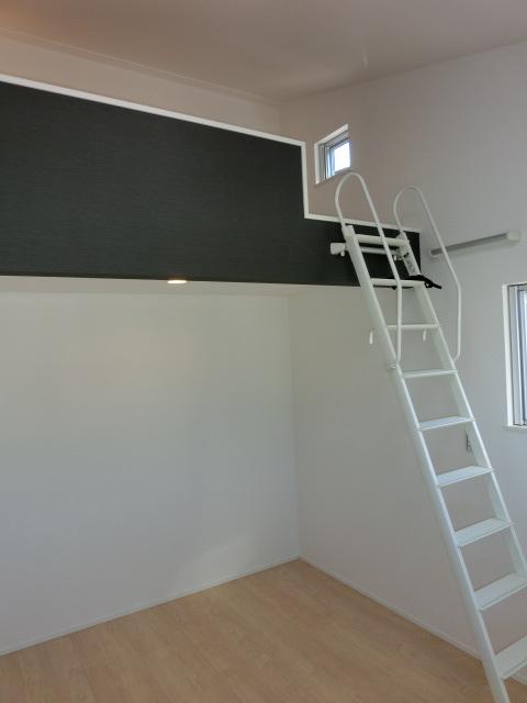 Other introspection. Second floor with loft Western-style