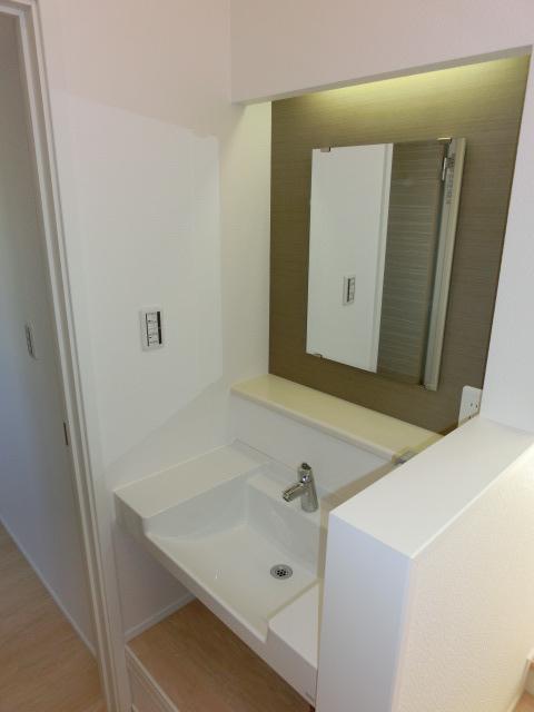 Other introspection. Second floor basin