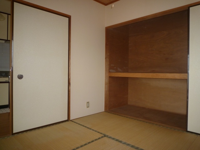 Living and room. tatami