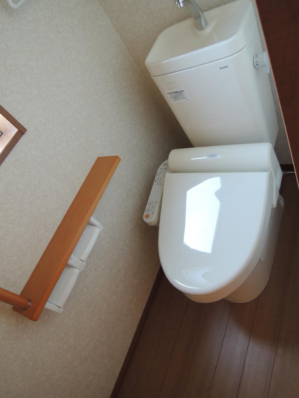 Toilet. (November 21, 2013) Shooting