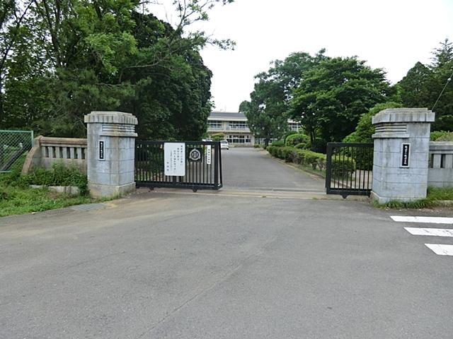 Primary school. Ryugasaki Municipal Ryugasaki until elementary school 1112m