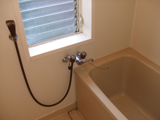 Bath.  ◆ ventilation ・ Comfortable bathroom that combines daylight