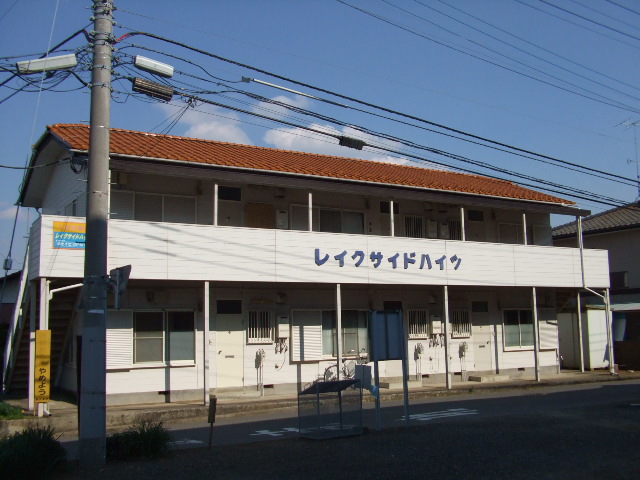 Building appearance. A 10-minute walk from the train station parking lot one free!  It is very convenient for shopping ☆ 