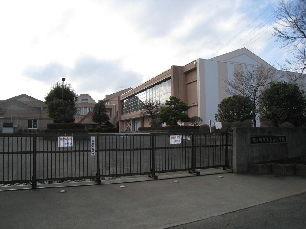 Primary school. 686m up to elementary school Ryugasaki City Ritcho Mt.