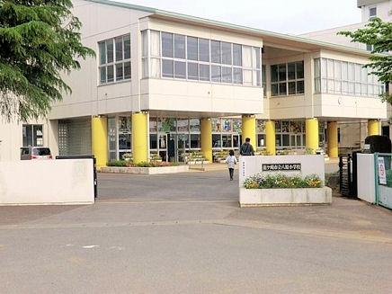 Primary school. Yahara until elementary school 680m