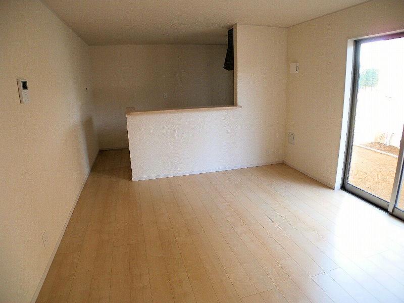 Living. Local (12 May 2013) Shooting