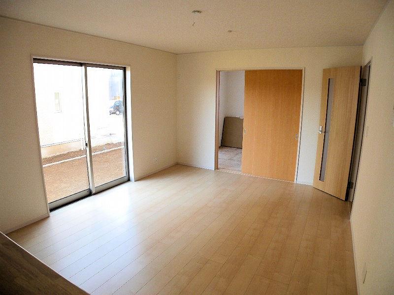 Living. Local (12 May 2013) Shooting 7 Building