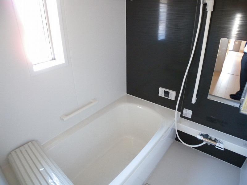 Bathroom. Indoor (12 May 2013) Shooting