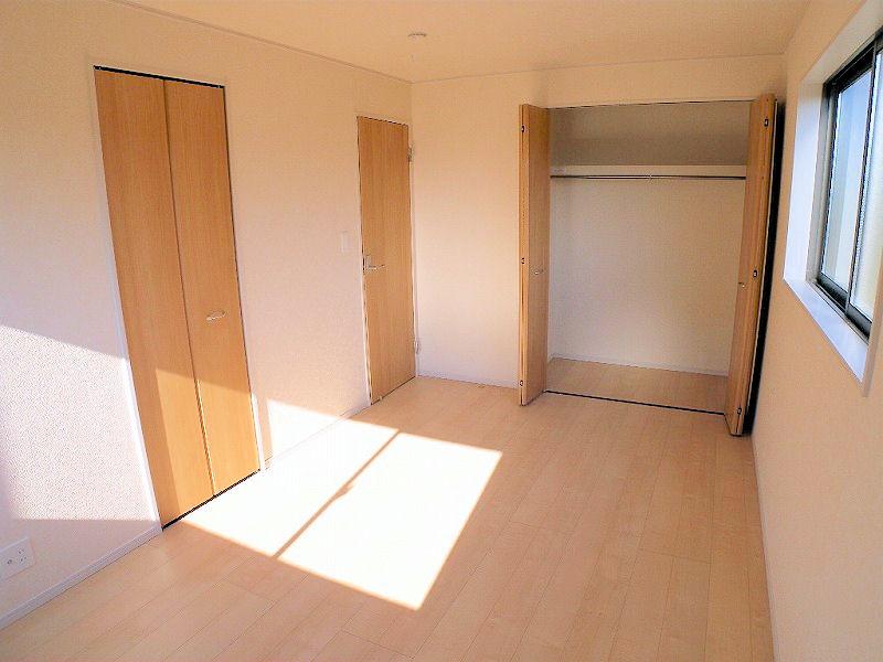 Non-living room. Indoor (12 May 2013) Shooting