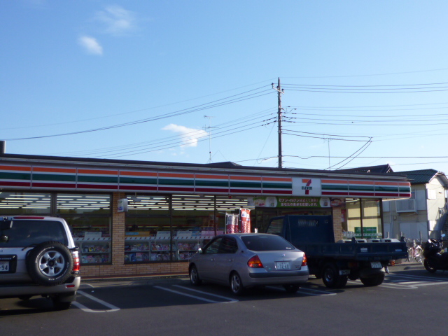 Convenience store. Seven-Eleven Ryugasaki Rokutomaki store up (convenience store) 525m