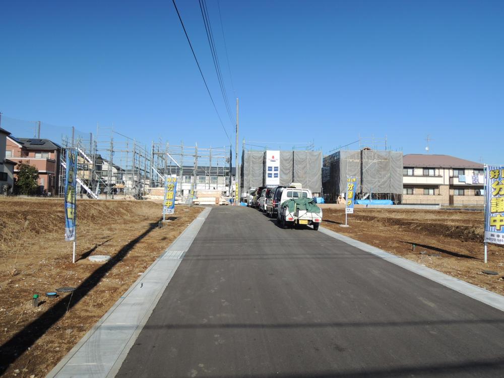 Local photos, including front road. Local (12 May 2013) Shooting