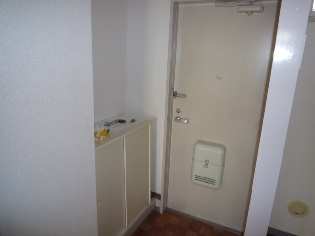 Entrance. Cupboard