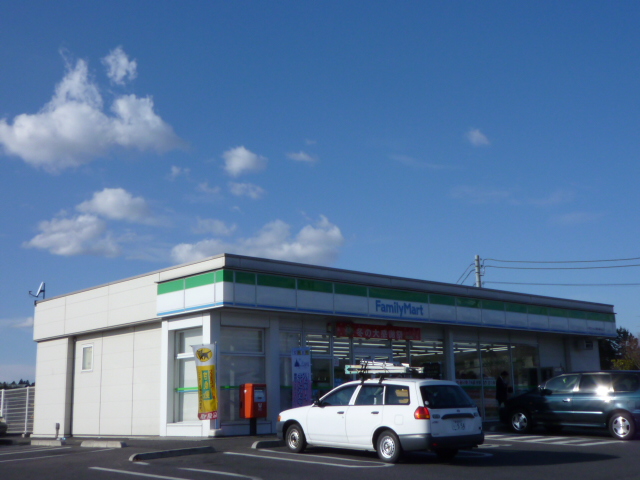 Convenience store. FamilyMart weather service Ryugasaki flatbed store (convenience store) up to 61m