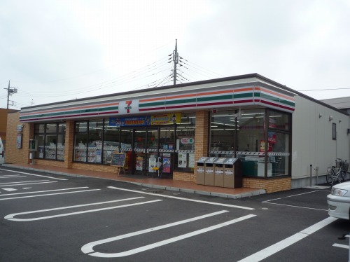 Convenience store. Seven-Eleven Ryugasaki Nakanedai 4-chome up (convenience store) 347m
