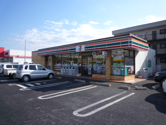 Convenience store. Seven-Eleven Ryugasaki Matsukeoka 4-chome up (convenience store) 370m