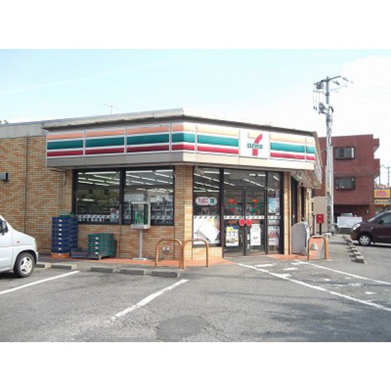 Convenience store. Seven-Eleven (convenience store) to 350m