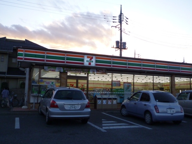 Convenience store. Seven-Eleven Ryugasaki Fujigaoka 1-chome to (convenience store) 768m