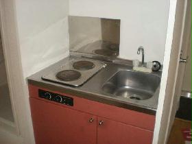 Kitchen. Convenient, two-burner stove