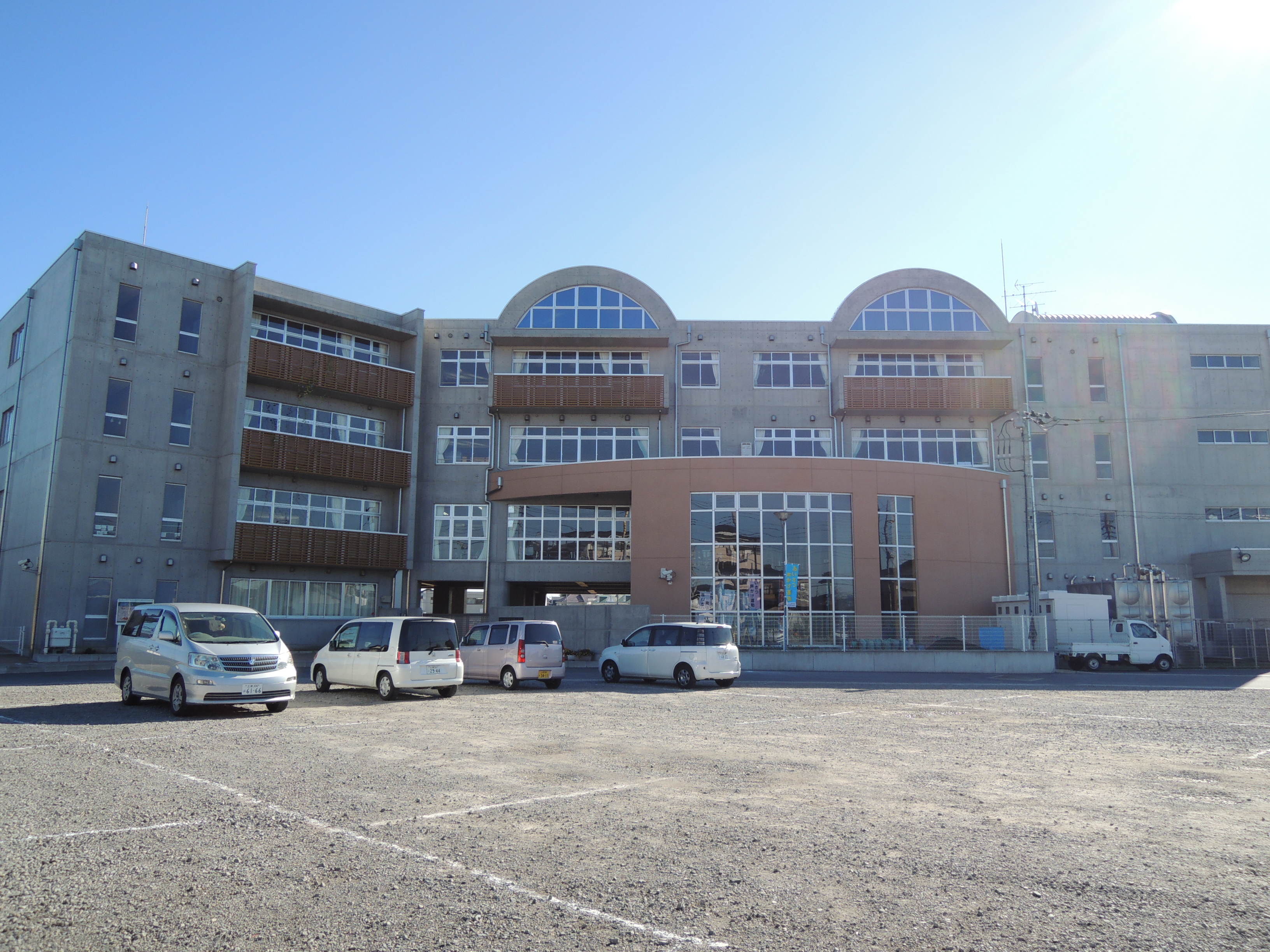 Primary school. 557m to Ryugasaki Municipal Nareshiba elementary school (elementary school)