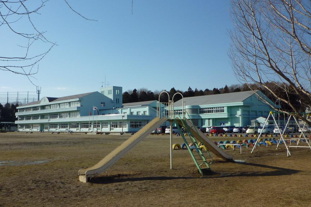 Primary school. Ryugasaki Municipal Kubodai to elementary school 640m