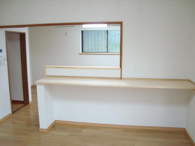 Other introspection. It has changed the kitchen position. The LDK of counter open, To reform that everyone's face look