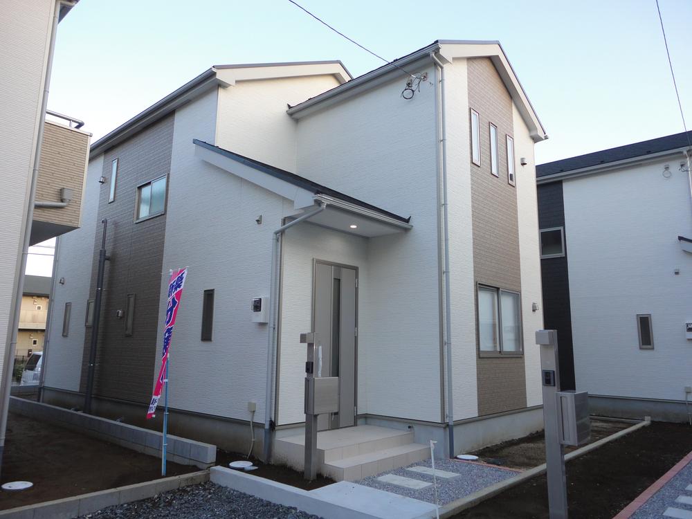 Local appearance photo. Local (10 May 2013) Shooting