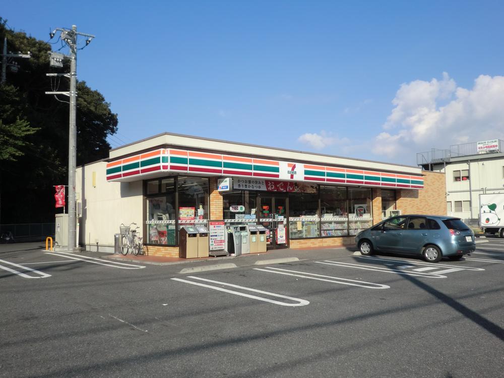 Convenience store. Seven-Eleven 560m to handle Shinmachi 3-chome