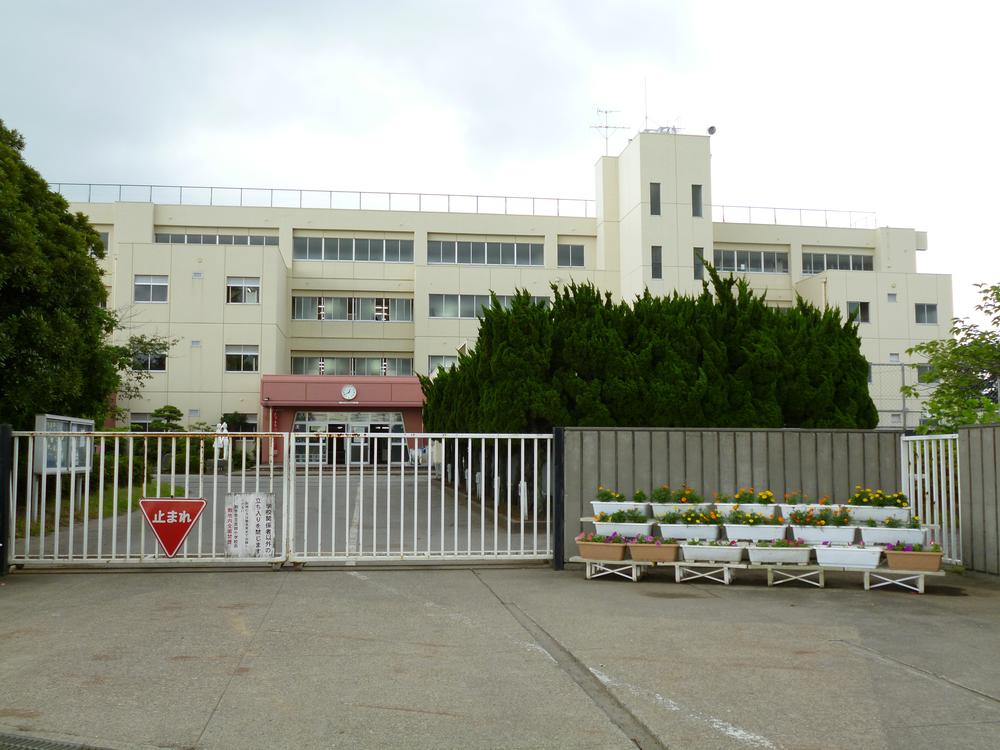 Local land photo. Local (July 2013) Shooting Yoshida Elementary School 6-minute walk (450m)