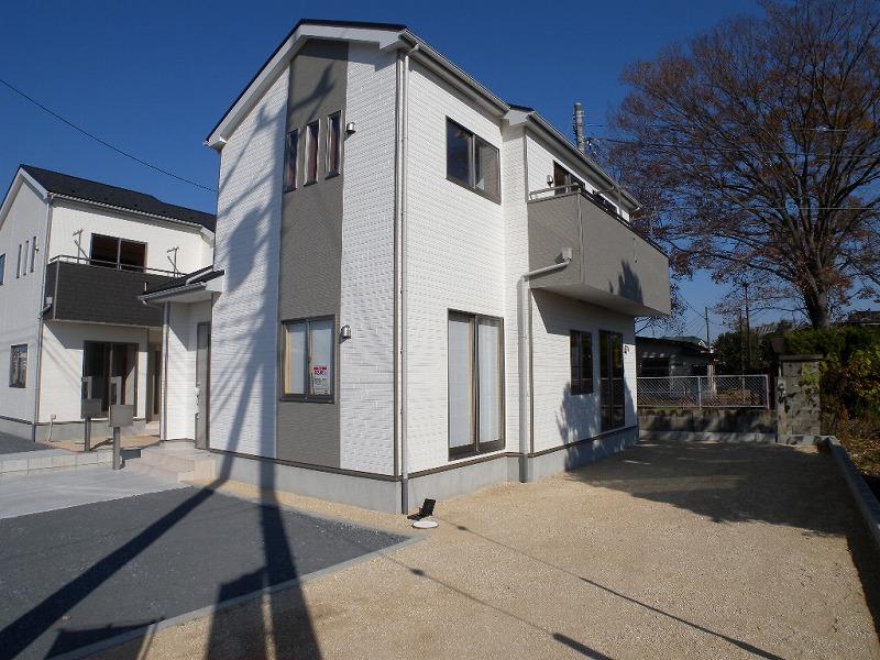 Local appearance photo. Local (12 May 2013) Shooting