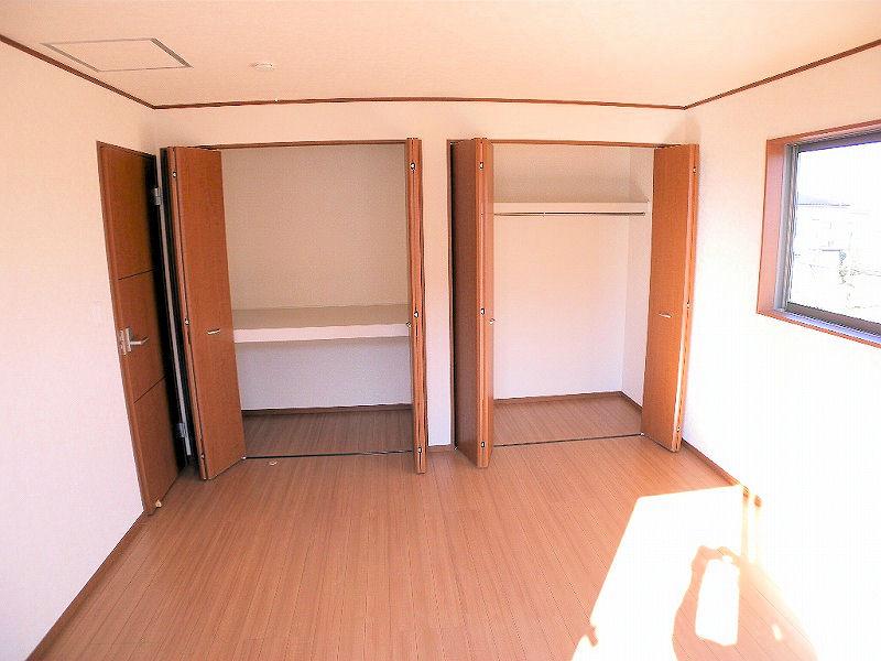 Non-living room. Indoor (12 May 2013) Shooting