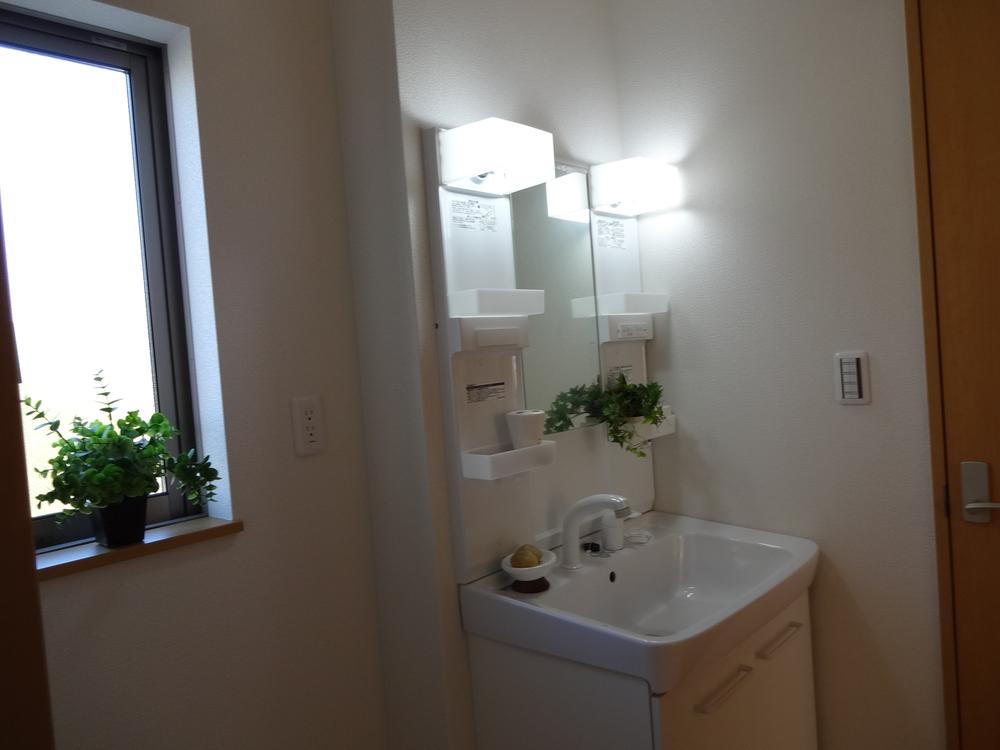 Wash basin, toilet. Same specifications