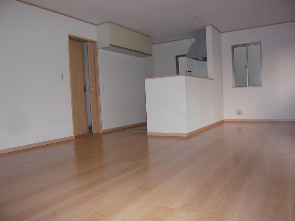 Same specifications photos (living). Same specifications