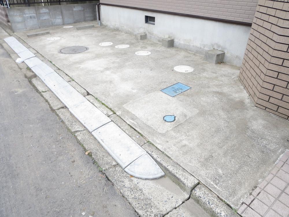 Parking lot. It will be parking spaces.