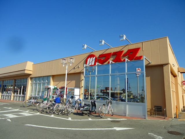 Supermarket. Masuda Shintoride Station store up to (super) 758m