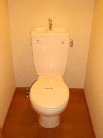 Toilet. bus ・ Toilet is separate. 
