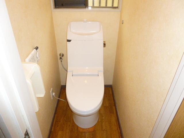 Toilet. 1F toilet Washlet with
