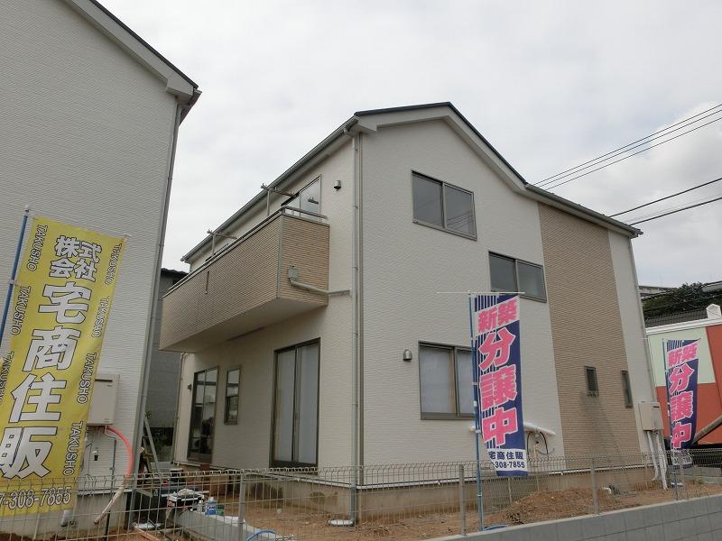 Local appearance photo. 1 Building