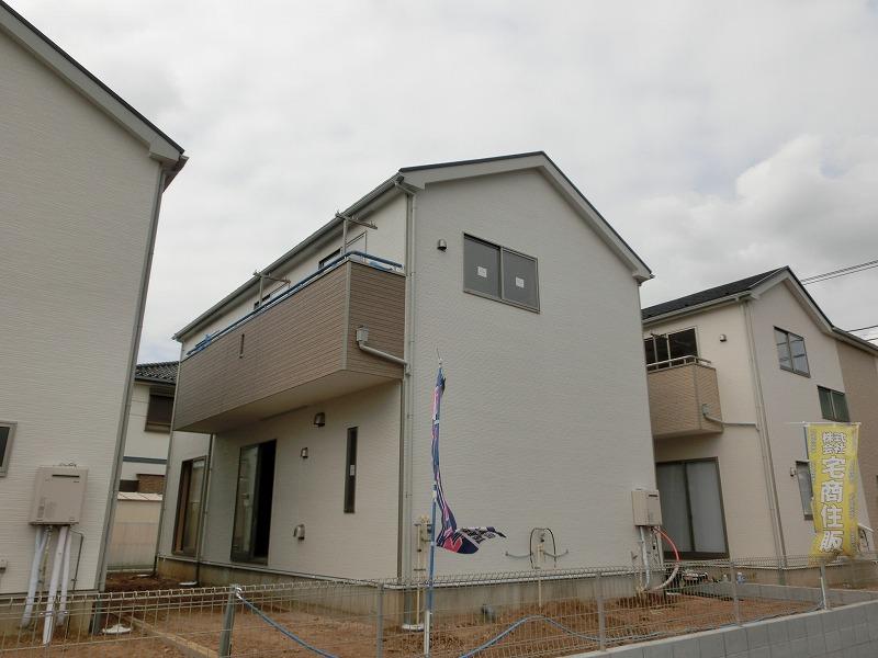 Local appearance photo. Building 2