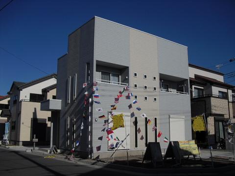 Local appearance photo. Local (12 May 2013) Shooting