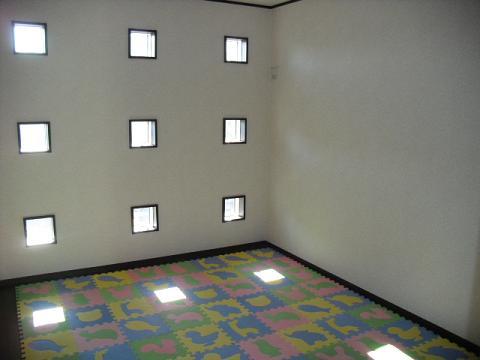 Non-living room. Indoor (12 May 2013) Shooting