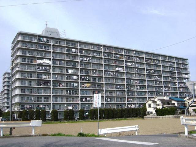 Local appearance photo. Local (12 May 2013) Shooting