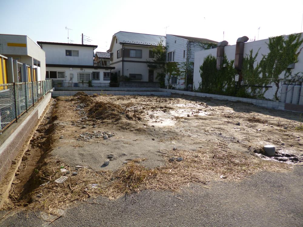 Local appearance photo. Local (10 May 2013) Shooting