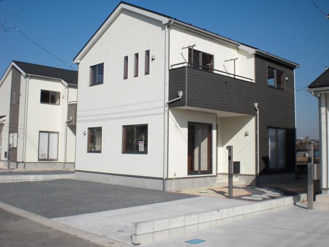 Local appearance photo. Local (12 May 2013) Shooting