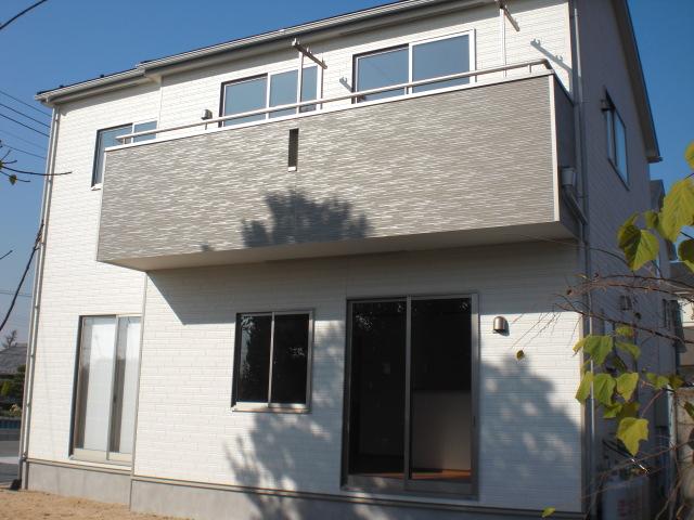 Local appearance photo. Local (12 May 2013) Shooting