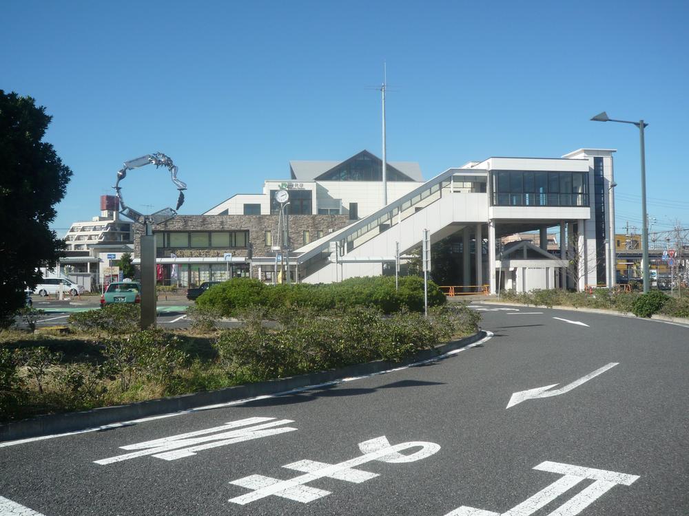 station. 12 minutes flat road to Fujishiro Station. Commercial facility. There is also a medical institution.