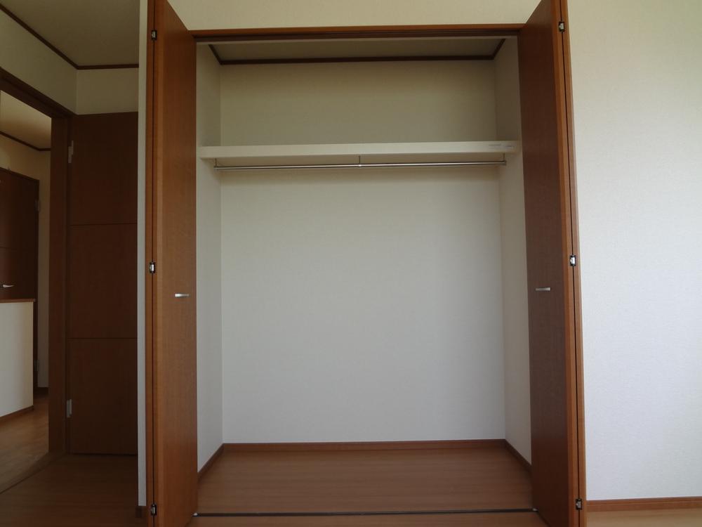 Receipt. 1 Building Western-style housing construction example photo